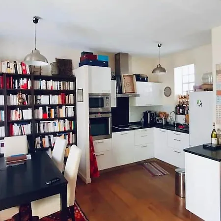 Private Parisian Home W/ Outdoor Space 4* Paris
