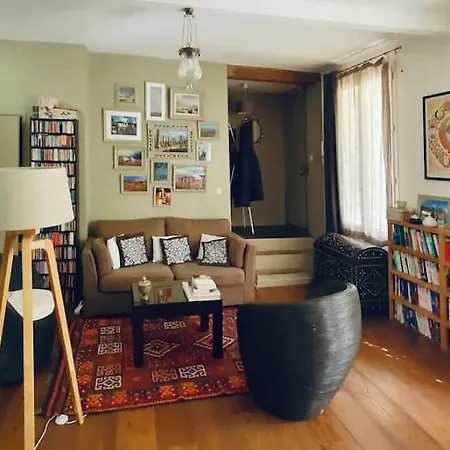 Private Parisian Home W/ Outdoor Space Pensionat