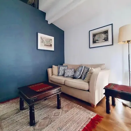 Pensionat Private Parisian Home W/ Outdoor Space Paris
